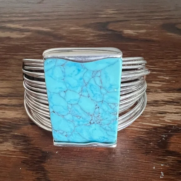 Chunky Turquoise Bracelet - Picture 1 of 3